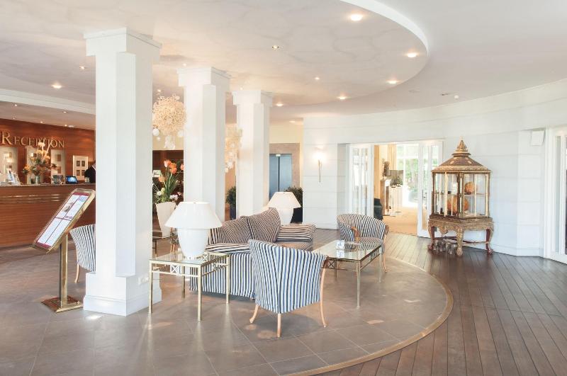 Grand Hotel Binz - Lobi
