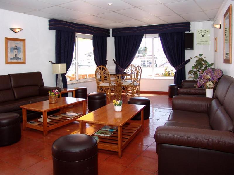 Apartamentos Turísticos Regina - Lobi