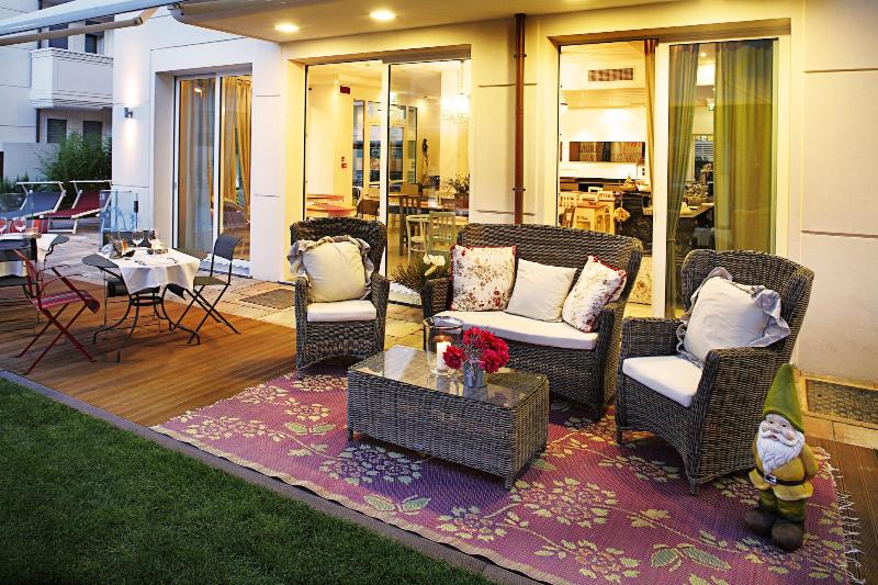 D-Place Aparthotel & Suite - Teras