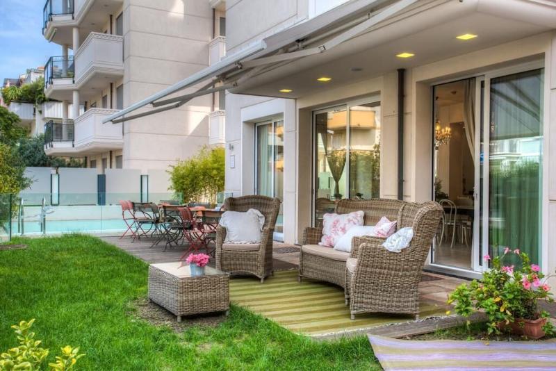 D-Place Aparthotel & Suite - Teras