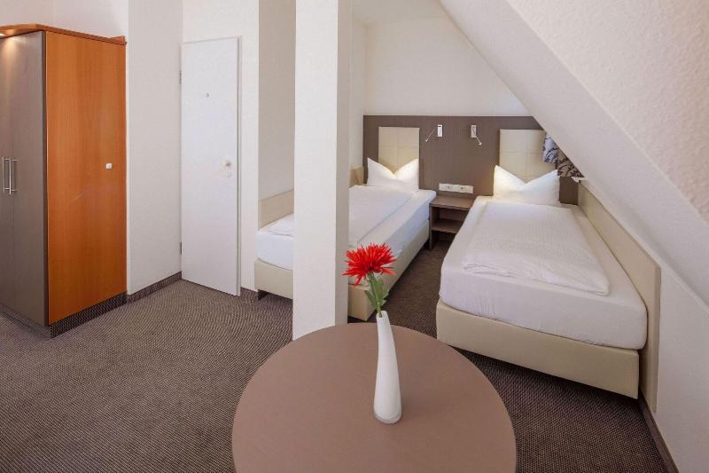 City Hotel - Genel
