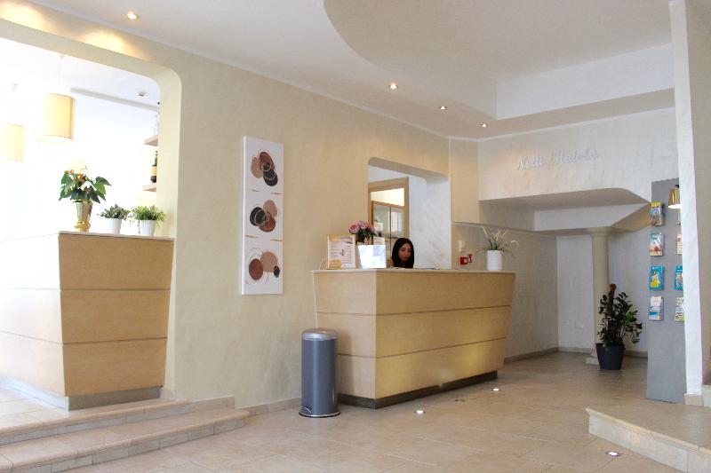 King Hotel - Lobi