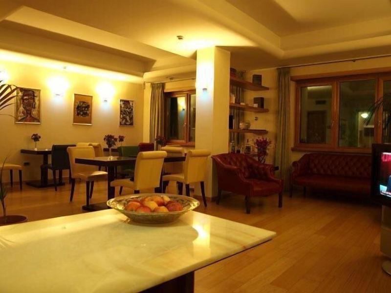 Piazza Marconi - Lobi