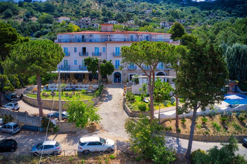 Garden Riviera - Genel
