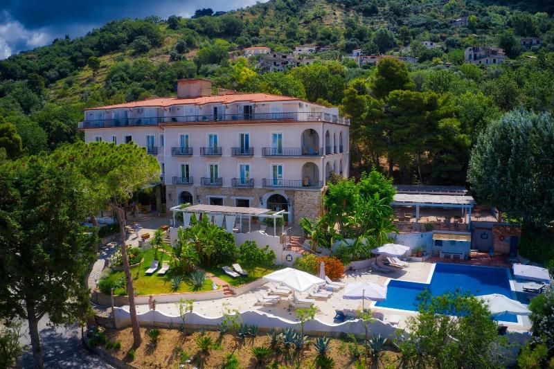 Garden Riviera - Genel
