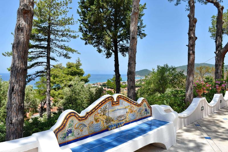 Garden Riviera - Genel