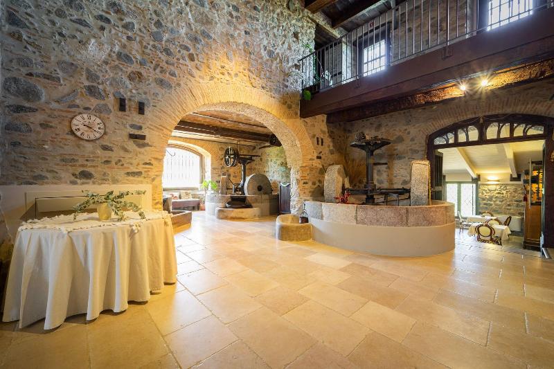 Tenuta Ciminata Greco - Lobi