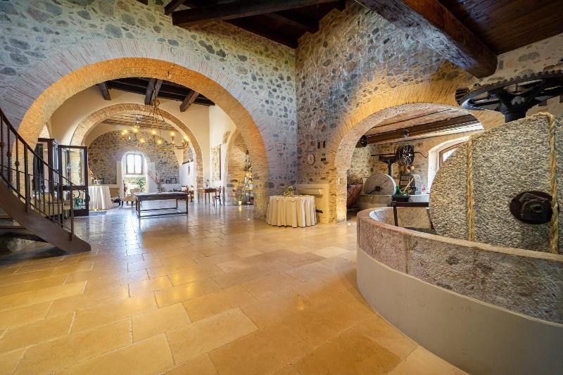 Tenuta Ciminata Greco - Lobi