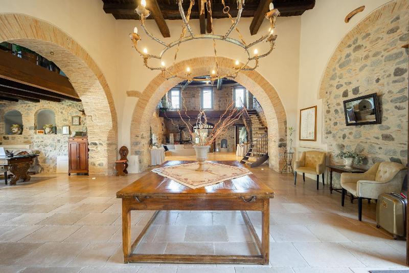 Tenuta Ciminata Greco - Lobi