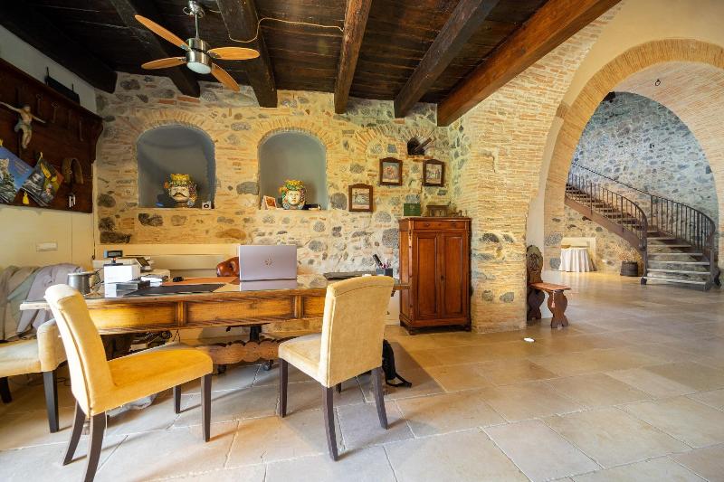 Tenuta Ciminata Greco - Lobi