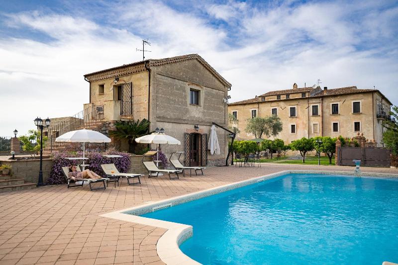 Tenuta Ciminata Greco - Havuz