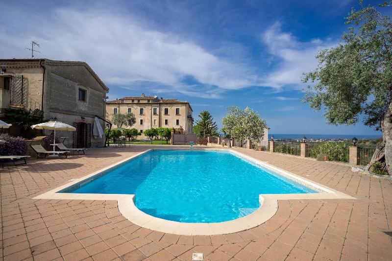 Tenuta Ciminata Greco - Havuz
