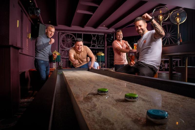 Carlton Oasis - Bar