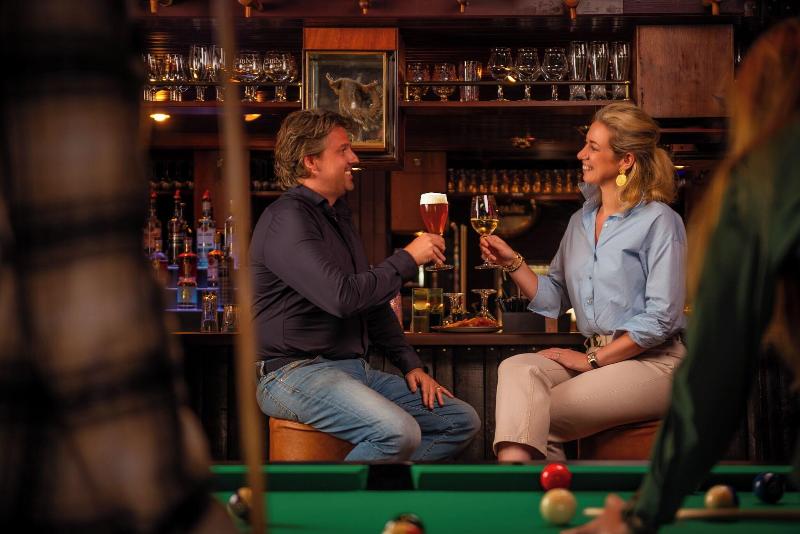 Carlton Oasis - Bar