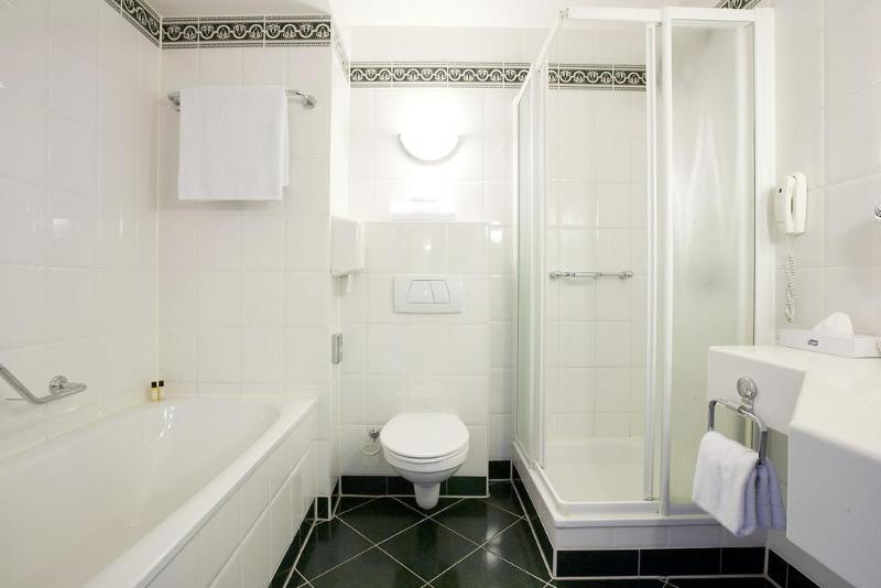 Carlton Oasis - Genel