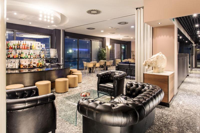 Waldorf Palace - Bar