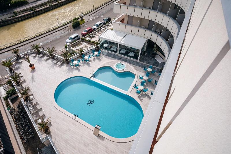 Waldorf Palace - Aktivite