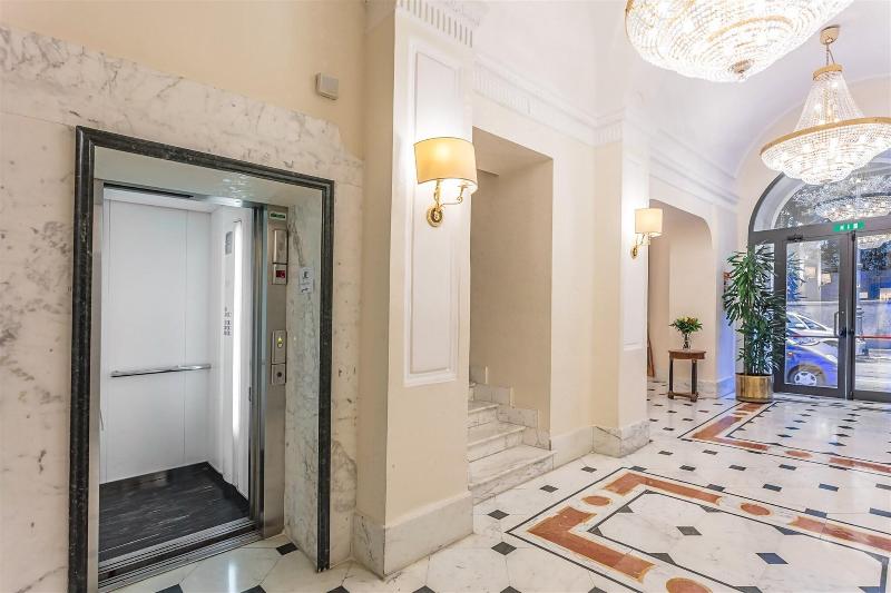 Raeli Hotel Lux - Lobi