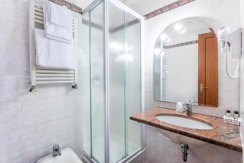 Raeli Hotel Lux - Oda