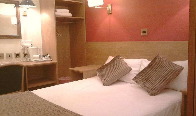 Crescent Hotel - Genel