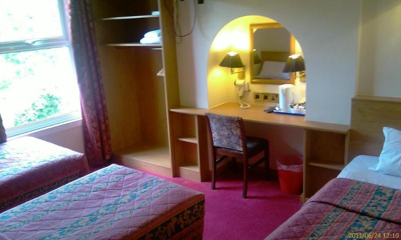 Crescent Hotel - Genel