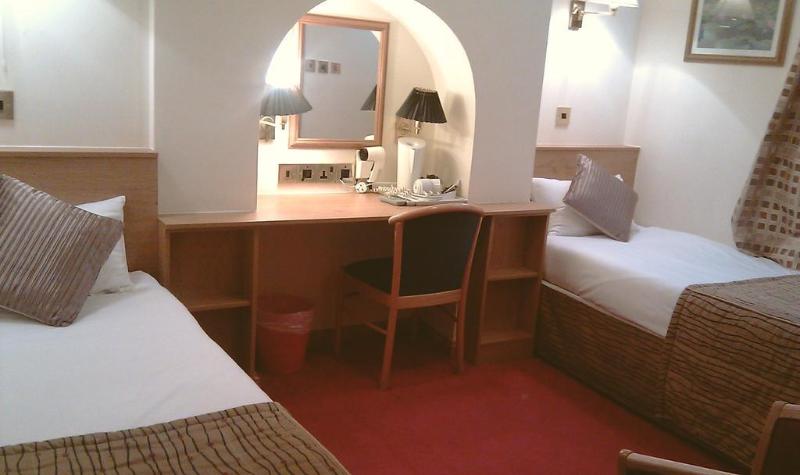 Crescent Hotel - Genel