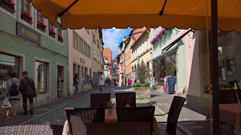 Zur Sonne - Genel