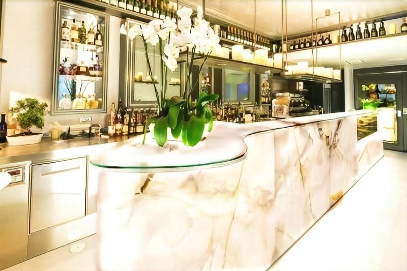 Cubo Apartments - Bar
