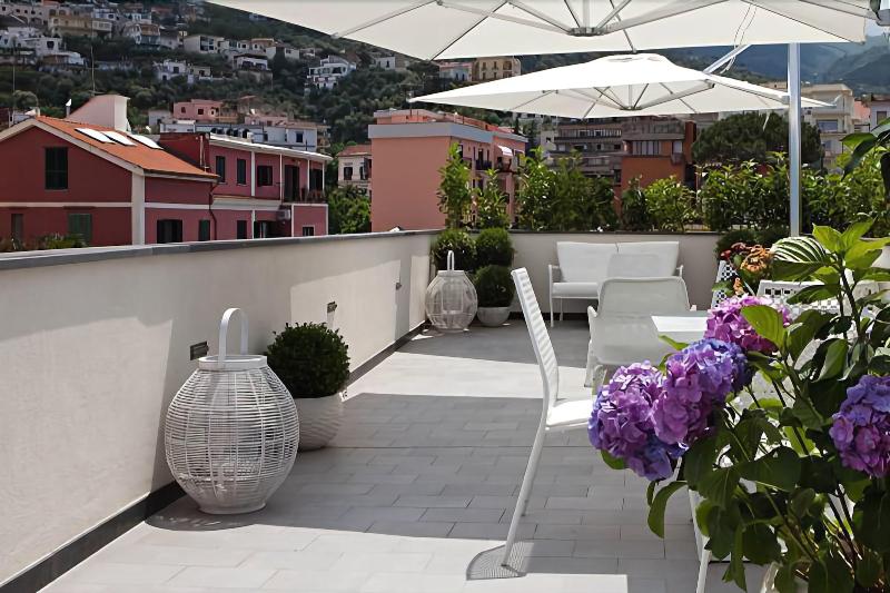Cubo Apartments - Teras