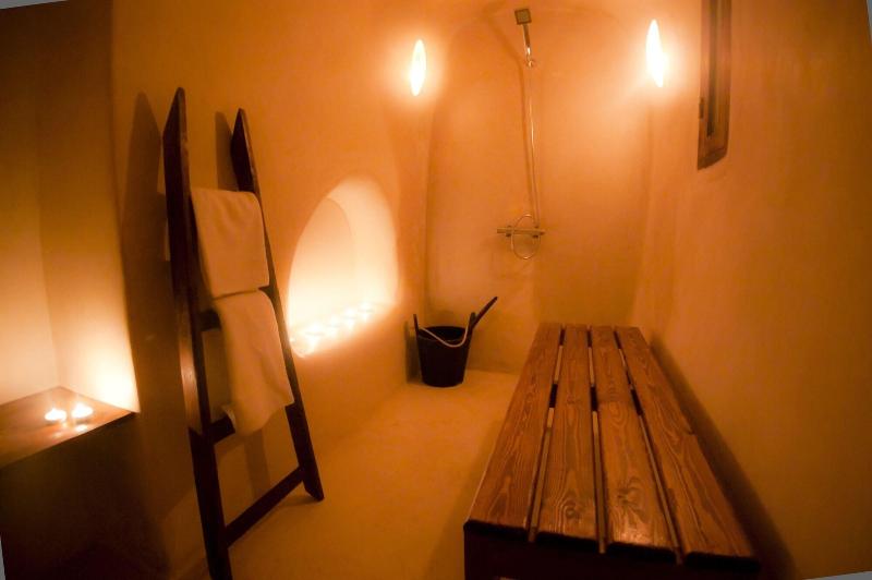Riad El Maâti - Aktivite