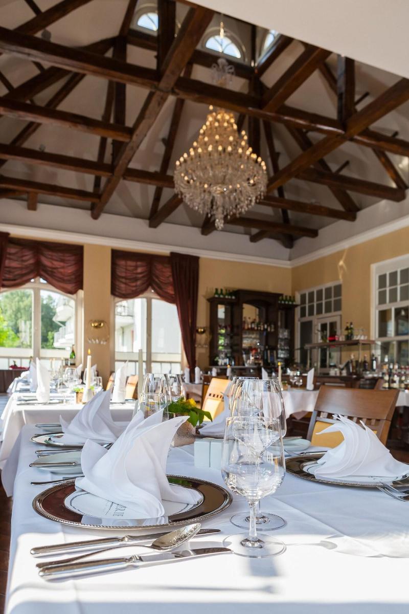 Vier Jahreszeiten Kühlungsborn - Hotel - Restoran