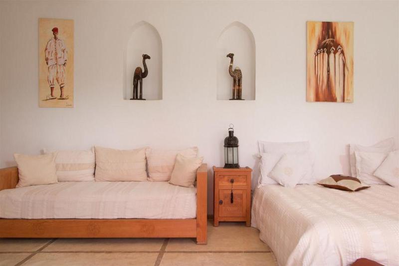 Riad Alegria - Genel