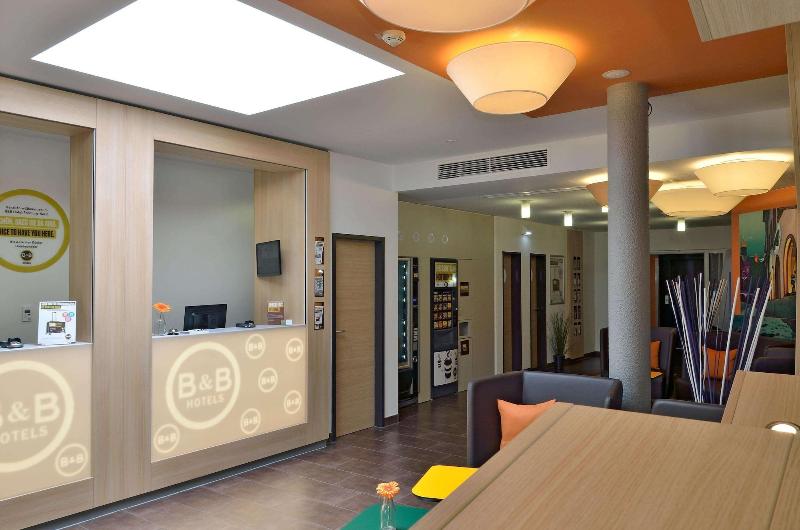 B&B Hotel Freiburg-Nord - Lobi