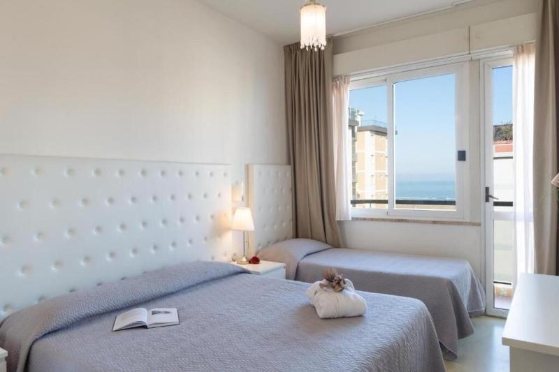 Hotel La Perla - Lobi