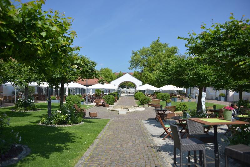Schloss Reinach - Teras
