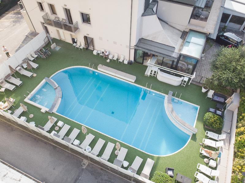 Hotel Ferretti Beach - Havuz
