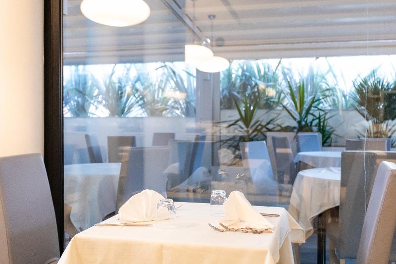 Hotel Ferretti Beach - Restoran
