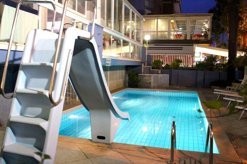 Hotel Diamond - Havuz