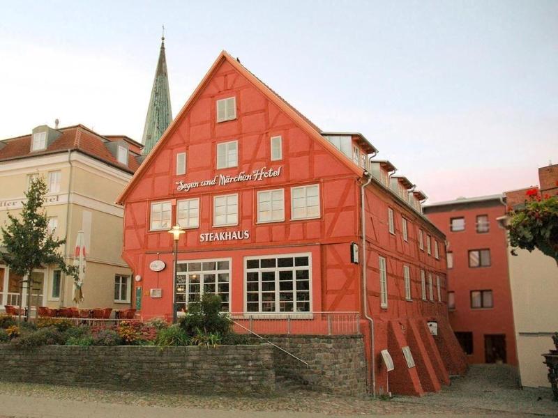 Sagen- und Märchenhotel Rügen - Genel