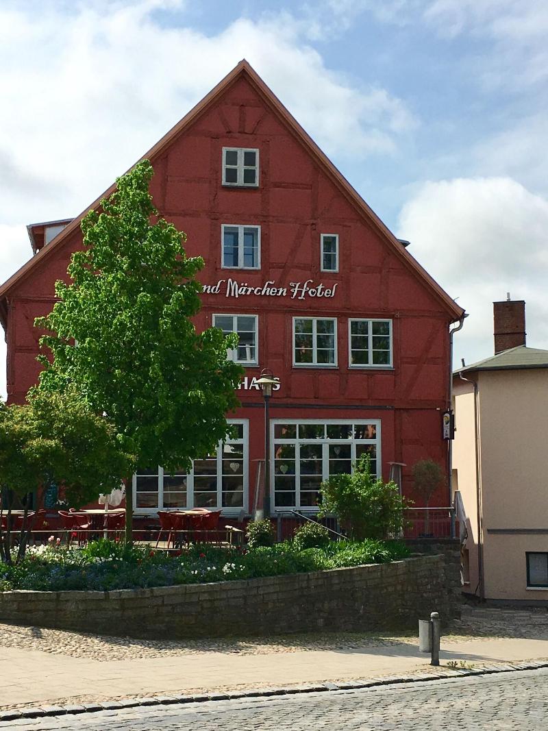 Sagen- und Märchenhotel Rügen - Genel