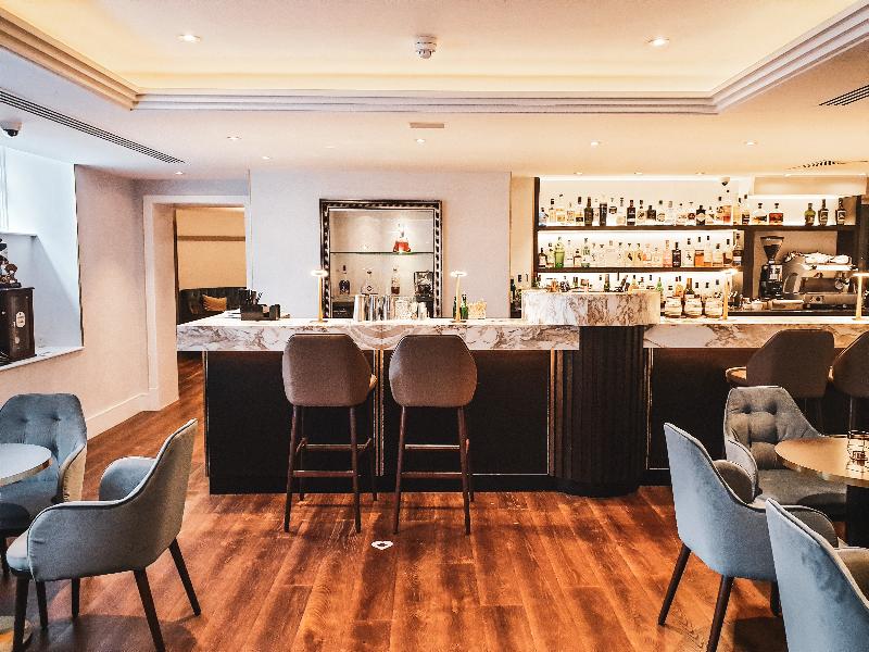 The Roseate Reading - Bar