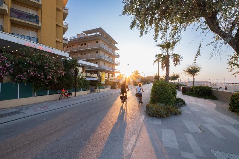 Hotel Crown - Genel