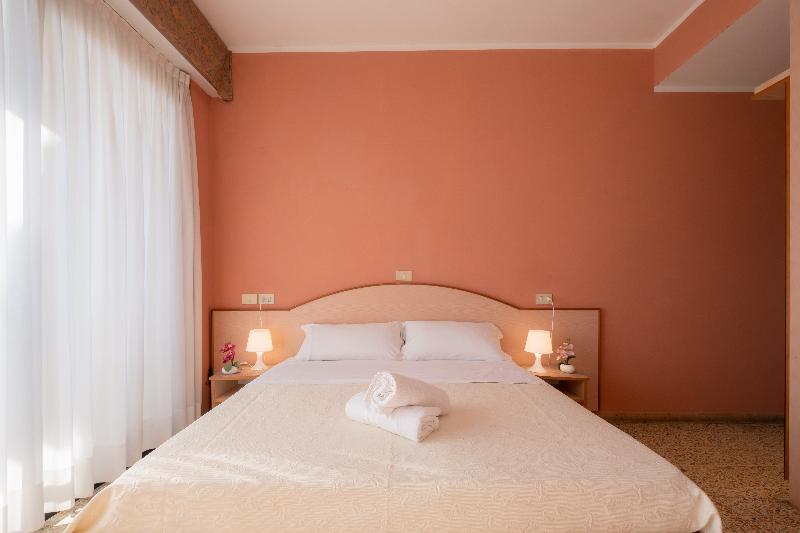Hotel Crown - Oda