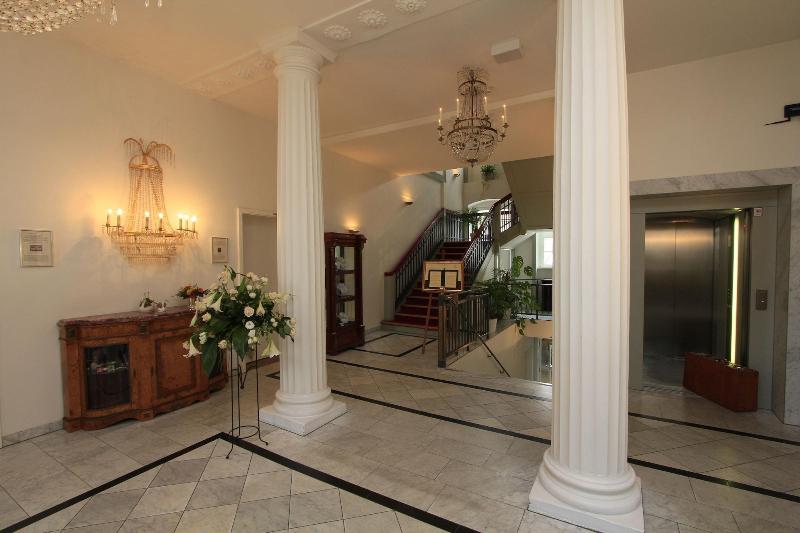Hotel Prinzenpalais Bad Doberan - Lobi