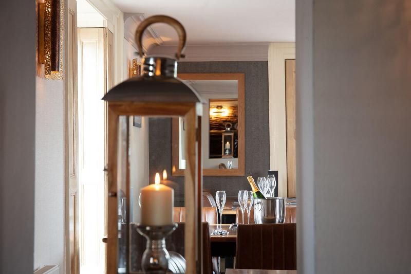 Broom Hall Inn - Hotel - Restoran