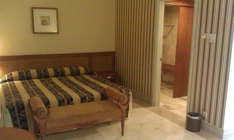 Resor Tuban Tropis - Genel