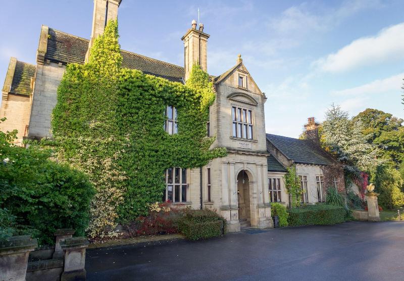Bagden Hall - Genel