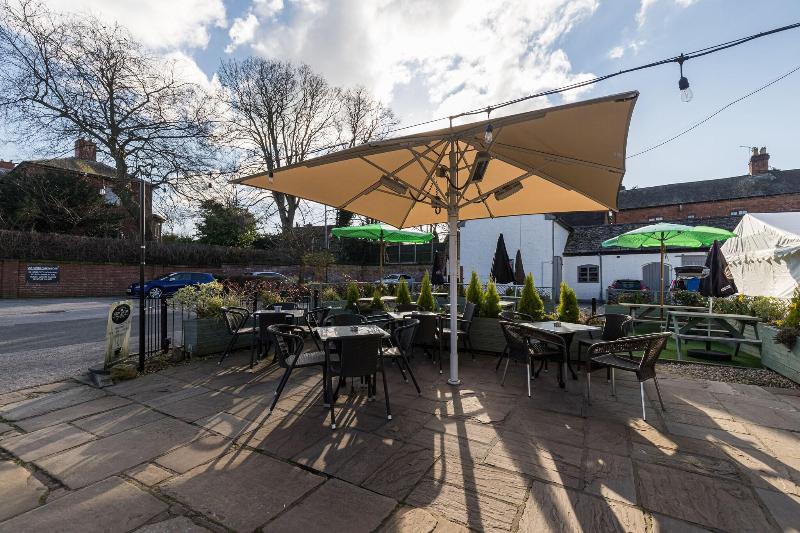 The Littleton Arms - Teras