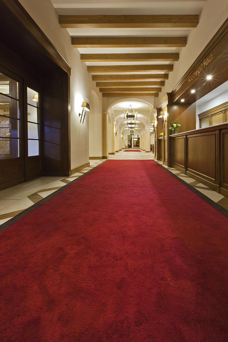 Schloss Hotel Wellness & Family - Lobi
