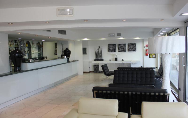 Mediterraneo Palace - Bar